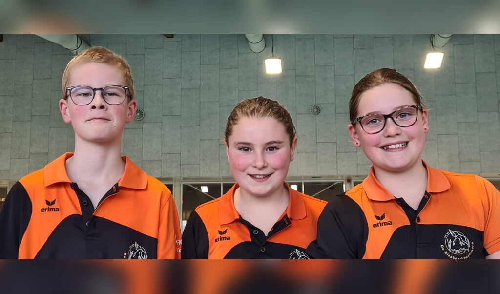 Jesse Drewes, Marley Spijker en Femke van den Oven; zij zwommen de 100m vlinderslag voor de eerste keer.