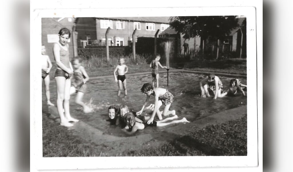 Spelende kinderen Speeltuin Tuindorp Wageningen 1965