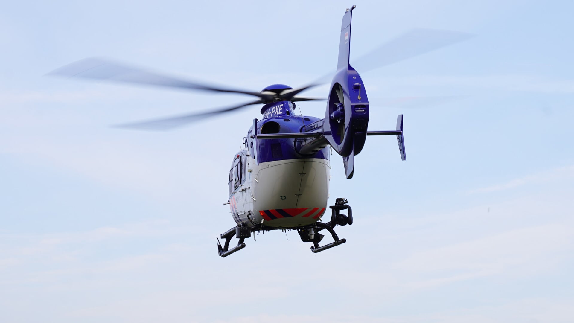 Opnieuw Een Zoekende Politiehelikopter Boven Putten In De Nachtelijke ...