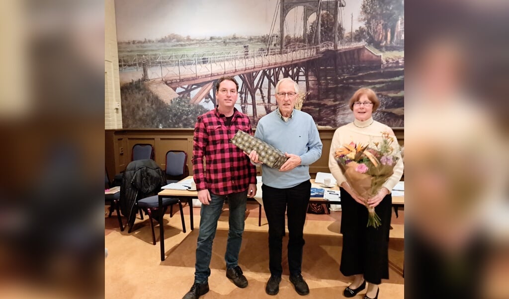 Het echtpaar van Houwelingen kreeg de felicitaties van voorzitter N van Rijsbergen