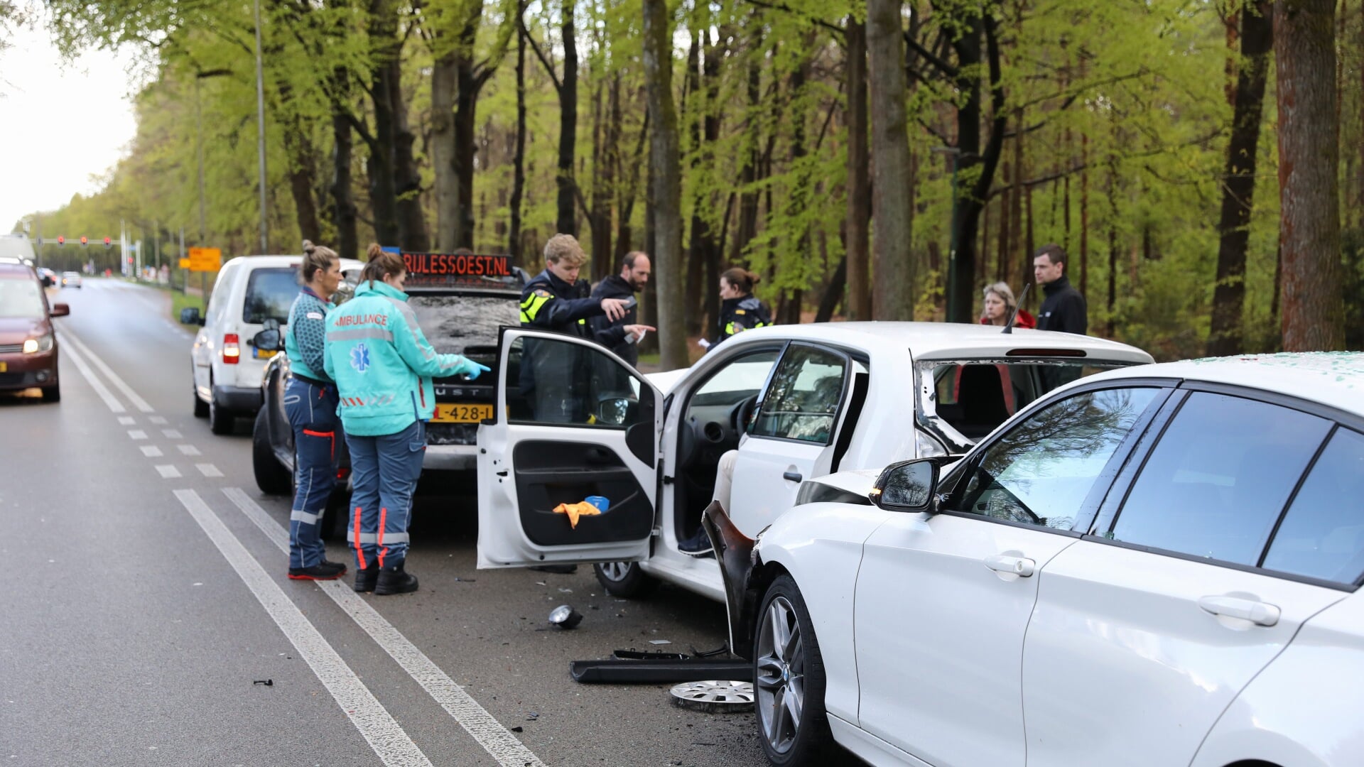 Vier auto's raakten betrokken bij de kop-staartbotsing.
