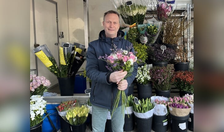 Bloemenman Michiel Schouten neemt afscheid van al zijn trouwe klanten.