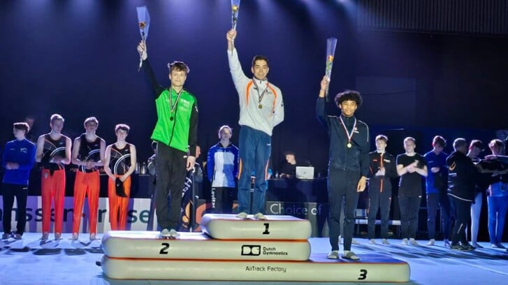 Daan Teeuw tijdens de medailleceremonie in Nijmegen