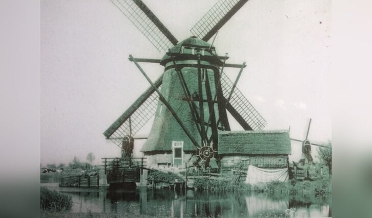 De Achtkante molen in Streefkerk.