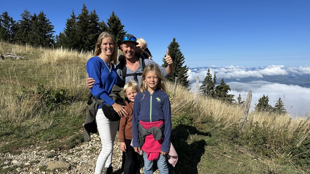 Het gezin Verwoerd op de Semnoz. Deze berg bevindt zich in het Baugesmassief in de buurt van Annecy en is bijna 1700 meter hoog.