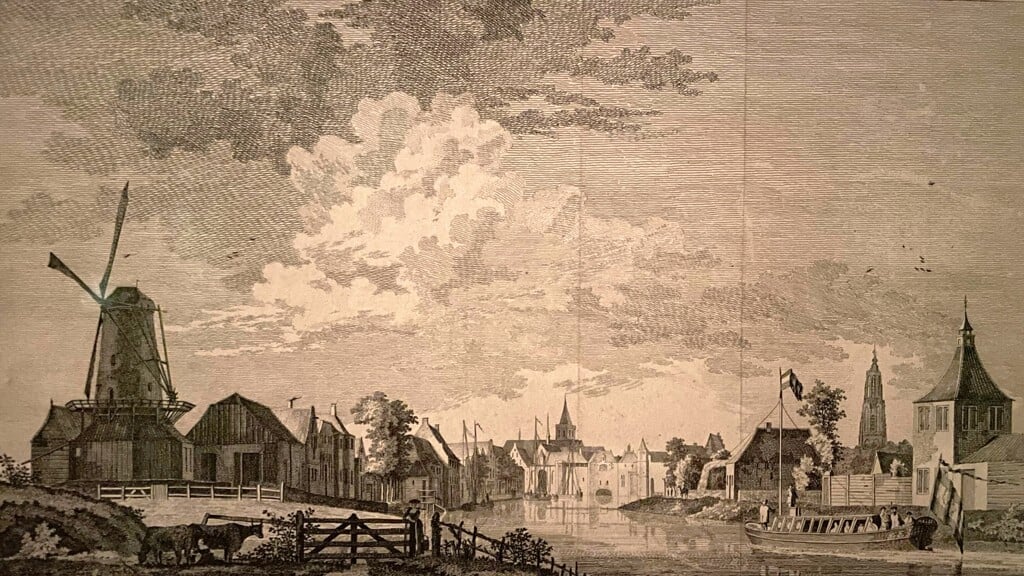 Met dank aan lezer van deze rubriek Jan van Delden kijken we naar een prent uit 1759 die de Eem toont richting de Koppelpoort. 