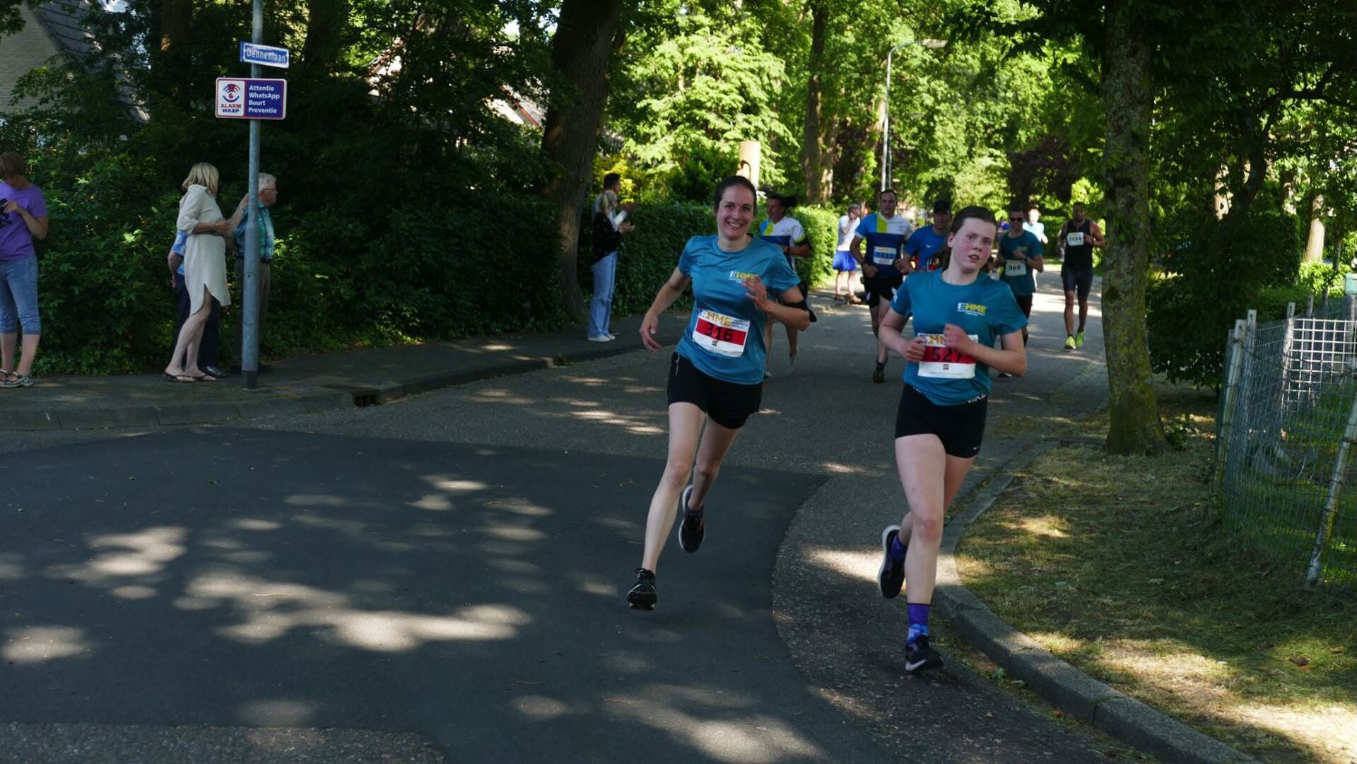 1500 hardlopers zullen de Koninginnebuurt aandoen voor hun 5- 10 of 21 km.