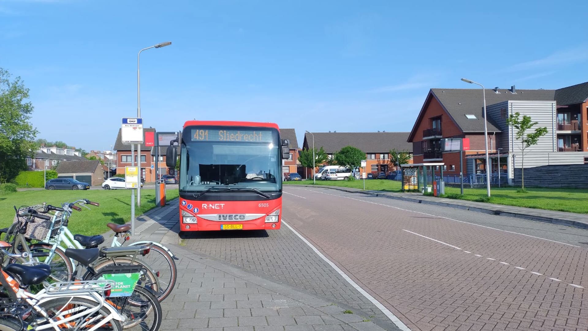 De bushalte aan hete Burgemeester Winklerplein.