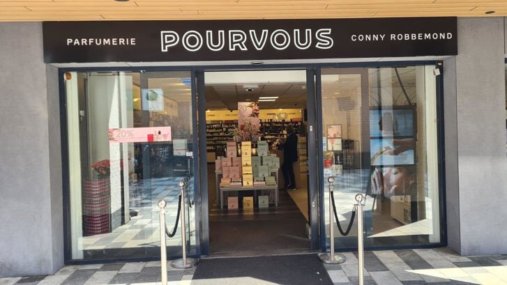 De parfumerie gaat door onder een nieuwe naam, Parfumerie Pour Vous.