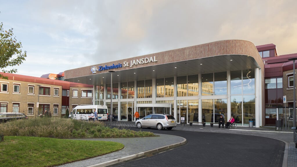 De entree van ziekenhuis St. Jansdal in Harderwijk waar een van de verwijsloketten komt.