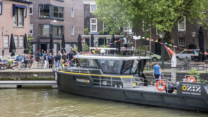 Het patrouillevaartuig in Dordrecht