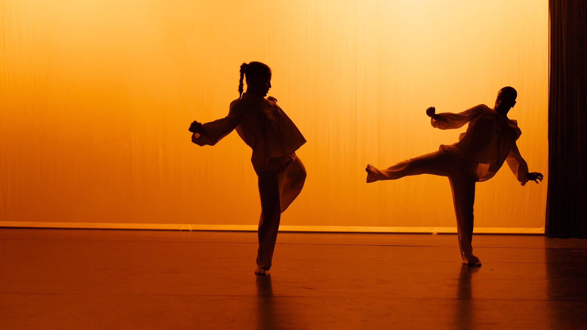 Een nieuwe generatie dansers in Theater Cultura.