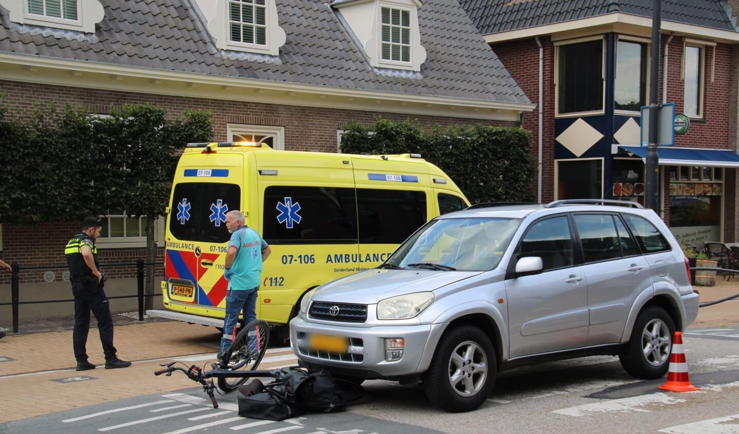 Fietsster (77) Gewond Bij Aanrijding Op Oversteekplaats In Voorthuizen ...