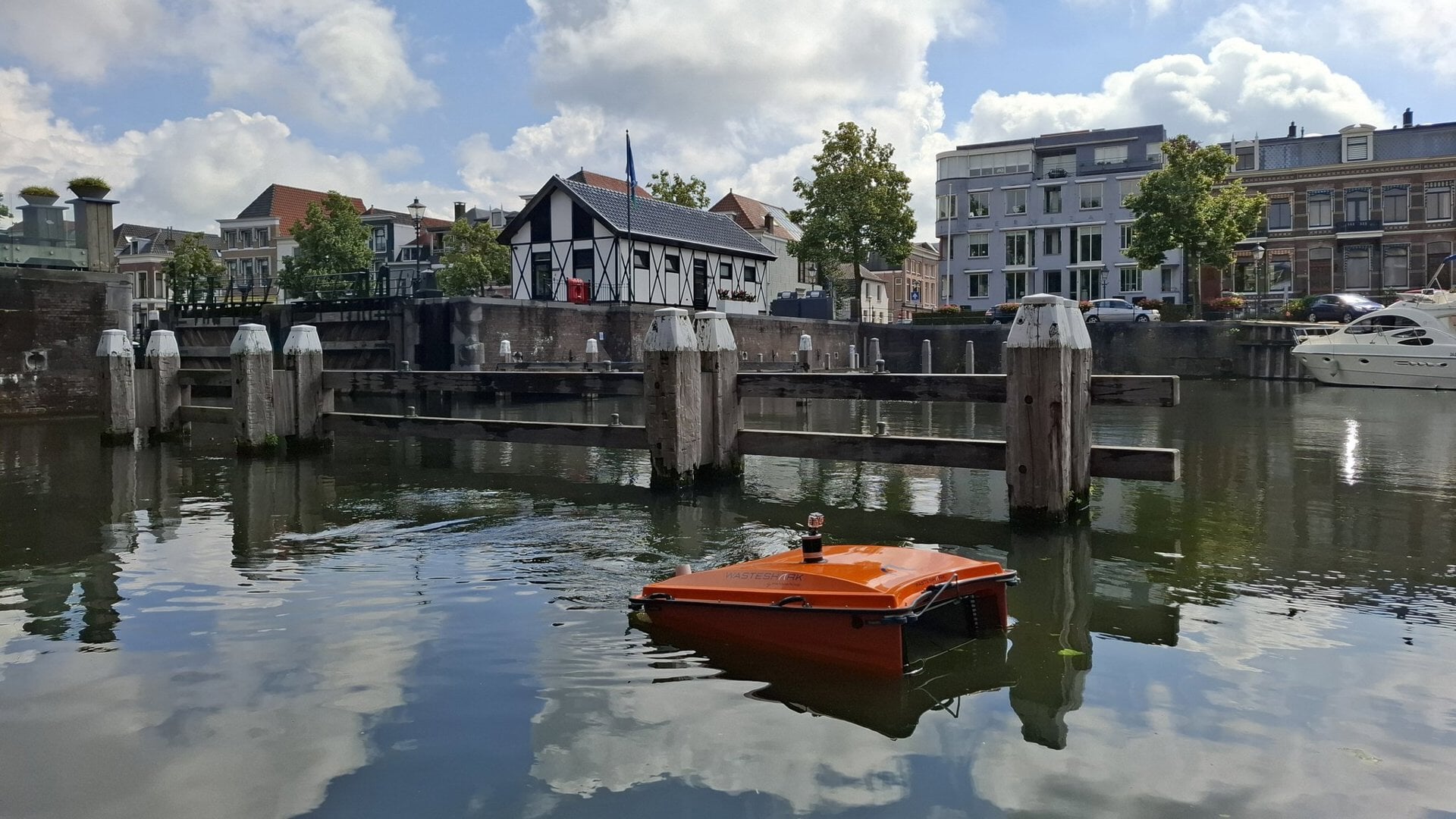 De waterdrone in de Lingehaven