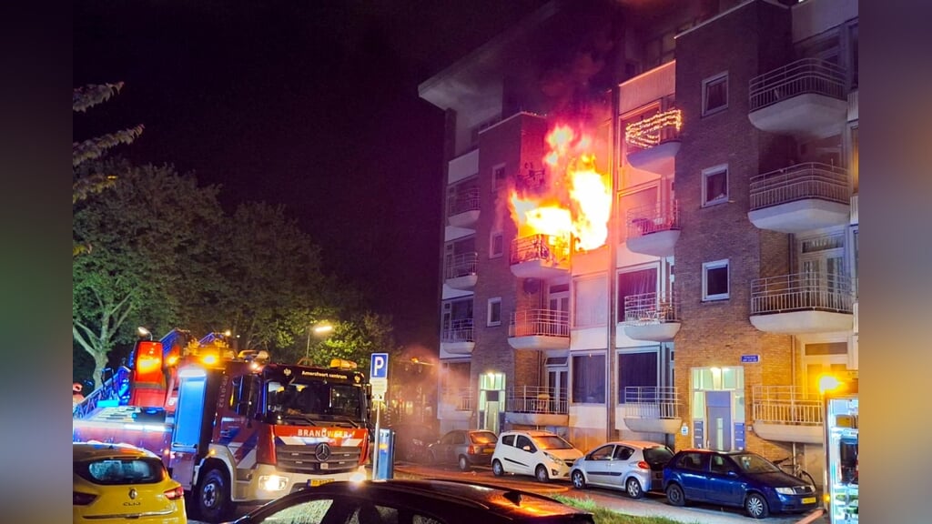 Uitslaande brand in flat aan de Vreeland in Amersfoort – GRIP 1 afgekondigd