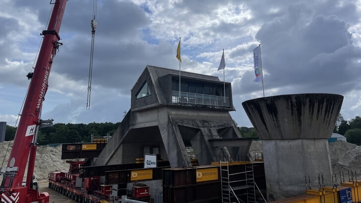 Het vijzelgemaal en verdeeltoren. 