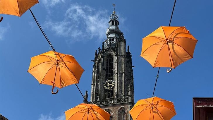  De Onze Lieve Vrouwetoren, in de volksmond Lange Jan genoemd, bestaat op 5 mei 555 jaar.