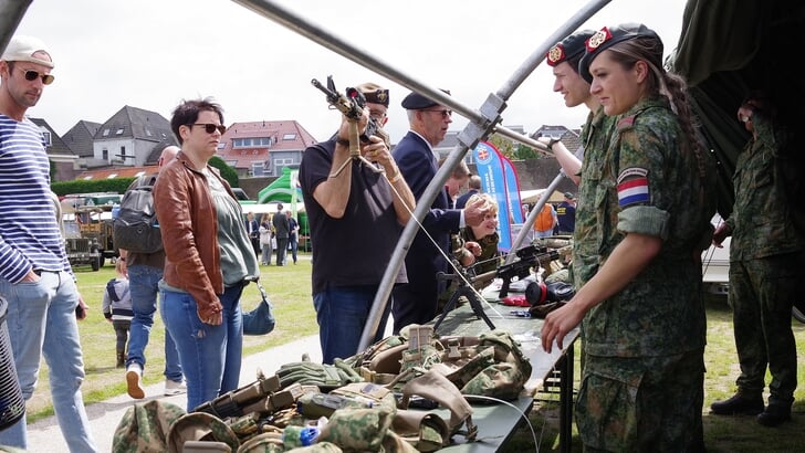 Regionale veteranendag Noord-West Veluwe van 2024 was een drukbezochte editie met demonstraties begeleid door veteranen.