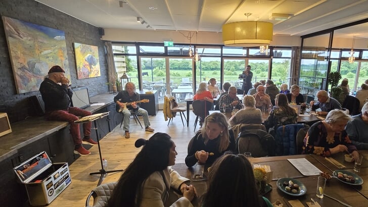 Live muziek en wereldse smaken aan de Rijn. 