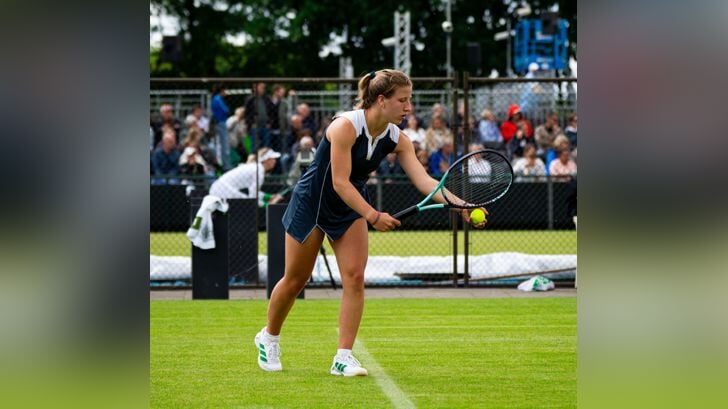 Isis Louise van den Broek uit Driebergen in actie op het Libema Open in Rosmalen.