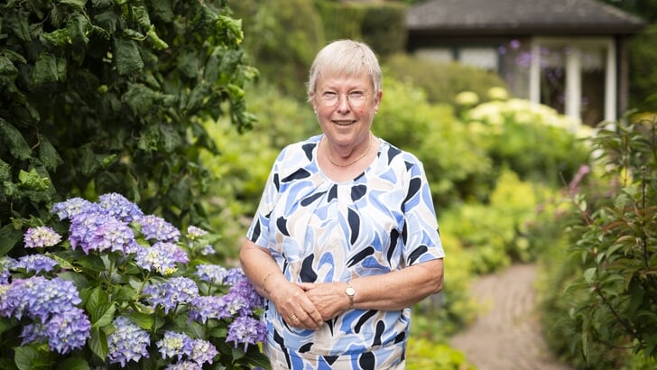Liesbeth Vos: ,,Ik zie dat nieuwe generaties in mijn familie minder of niet meer naar een kerk gaan. Maar God laat zijn schepping niet los. Jongeren gaan daar vaak veel bewuster mee om.