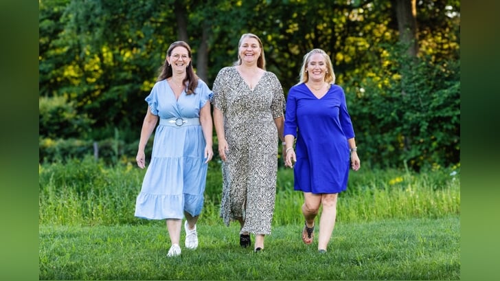 Van links naar rechts: Antoinette Sobels uit Barneveld, Marian Florissen uit Ede en Marleen Kaarsemaker uit Harskamp hebben in 2021 Agora Club 12 Gelderse Vallei opgericht.