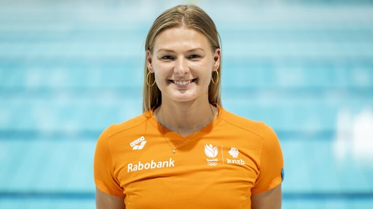 EINDHOVEN - Simone van de Kraats voorafgaand aan een training van de Nederlandse waterpolosters in Zwemcentrum De Tongelreep, in aanloop naar het WK zwemmen in Singapore. ANP KOEN VAN WEEL