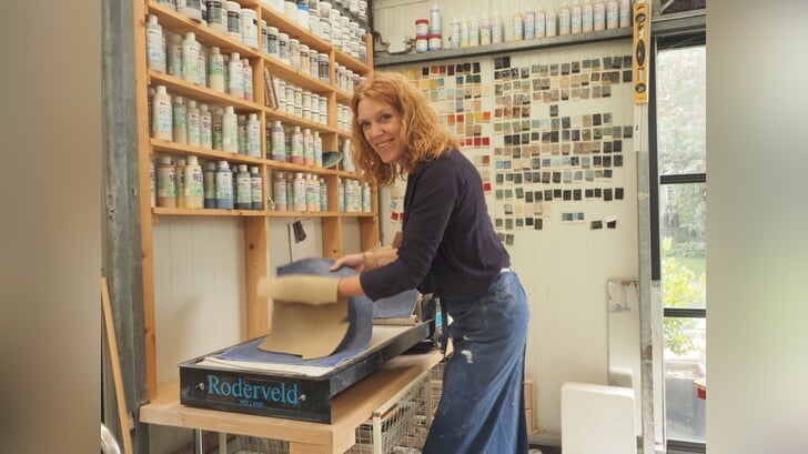 Tessa Droog in haar atelier
