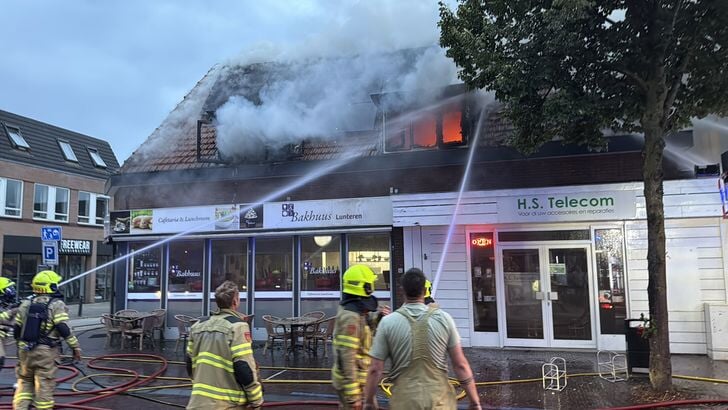 De brand op zaterdagavond 19 juli in het centrum van Lunteren.
