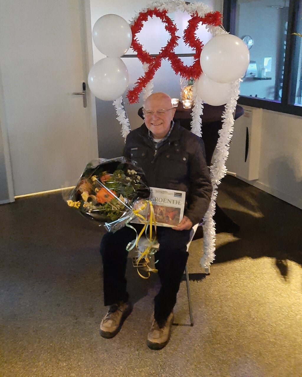 Jan Muis op versierde stoel bij Body Business