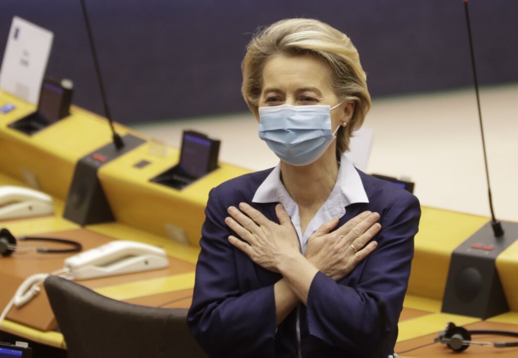 2020-12-16 00:00:00 epa08886780 European Commission President Ursula von der Leyen attends a debate on the conclusion of last week's European Council during a plenary session of the European Parliament in Brussels, Belgium, 16 December 2020.  EPA/OLIVIER HOSLET