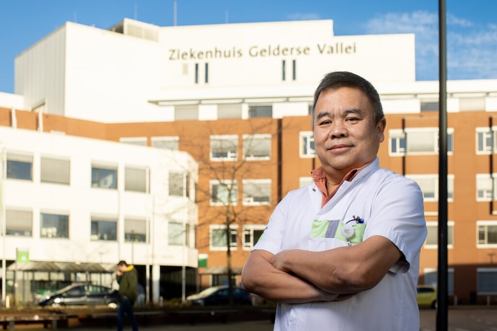 Het gaat goed met de als eerste in Ziekenhuis Gelderse Vallei gevaccineerde Dave Tjan.