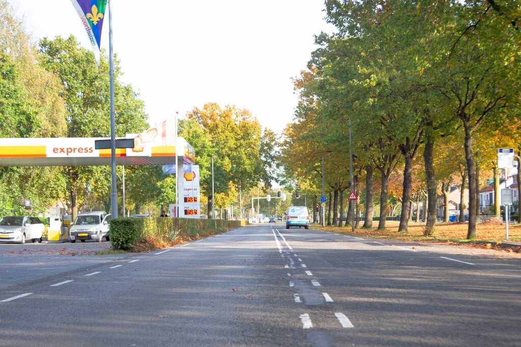 De Apeldoornsestraat bij Voorthuizen is een van de wegen die er slecht aan toe is.