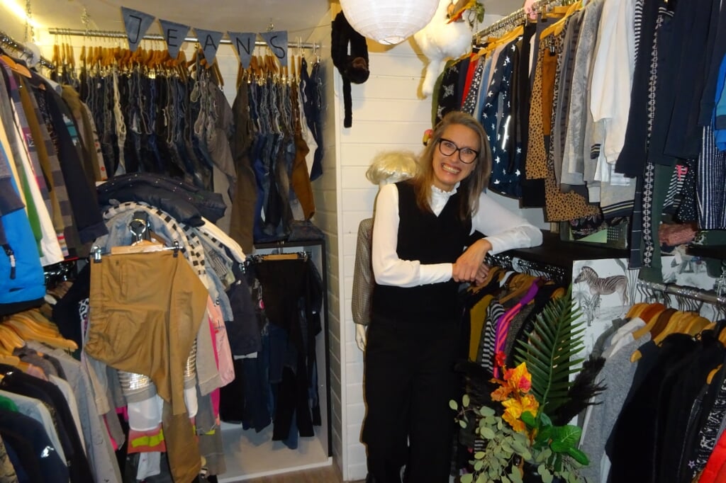 Vanessa de Bruin-Millenaar in haar winkel.