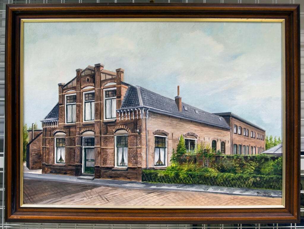 In de jaren negentig van de vorige eeuw maakte kunstschilder Nellestein dit schilderij van het huis aan de Langstraat.