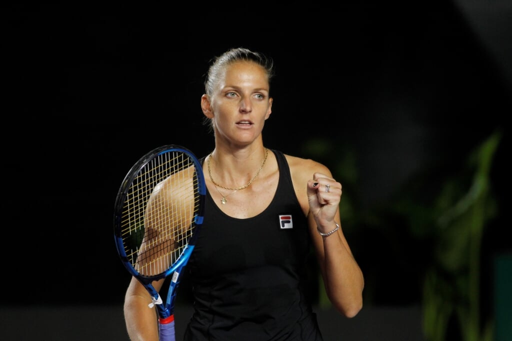 Karolina Pliskova begon de WTA Finals met een overwinning op Garbine Muguruza.