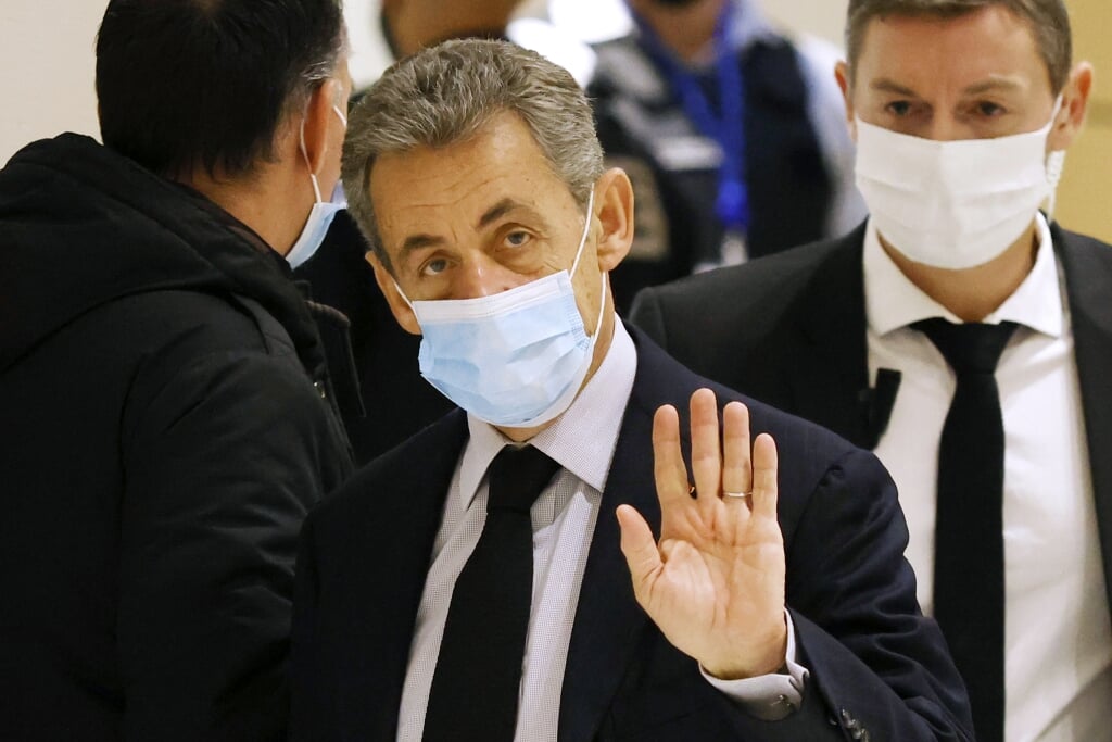 De voormalig Franse president Nicolas Sarkozy is veroordeeld voor corruptie.