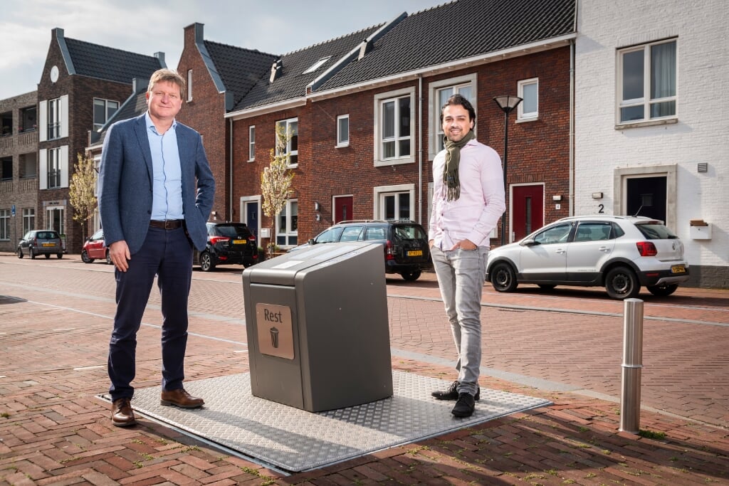 Directeur van het het ACV Harm Winkeler (links) en wethouder Sander van 't Foort.