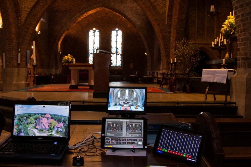 Voor het opnemen van de vieringen in de St. Jozefkerk is geinvesteerd in nieuwe media en apparatuur.