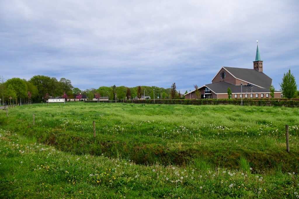 De locatie aan de Bijsterensweg waar de gemeente tijdelijke woningen wil bouwen.