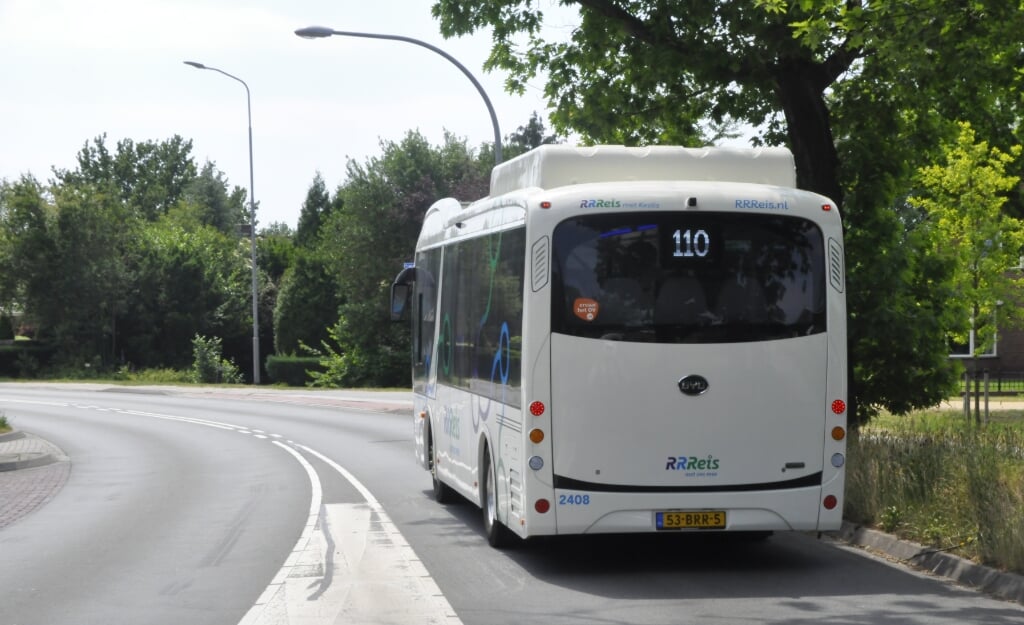 De gemeente Barneveld wil dat de buslijn van Barneveld naar Scherpenzeel blijft rijden.