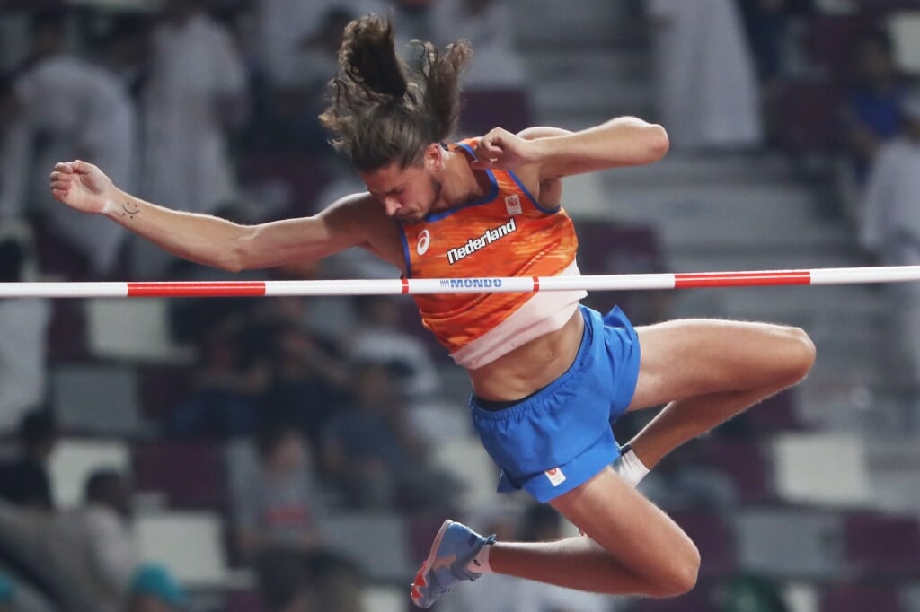 2019-09-28 11:29:31 epa07877003 Rutger Koppelaar of the Netherlands competes in the men's Pole Vault qualification during the IAAF World Athletics Championships 2019 at the Khalifa Stadium in Doha, Qatar, 28 September 2019. EPA/ALI HAIDER