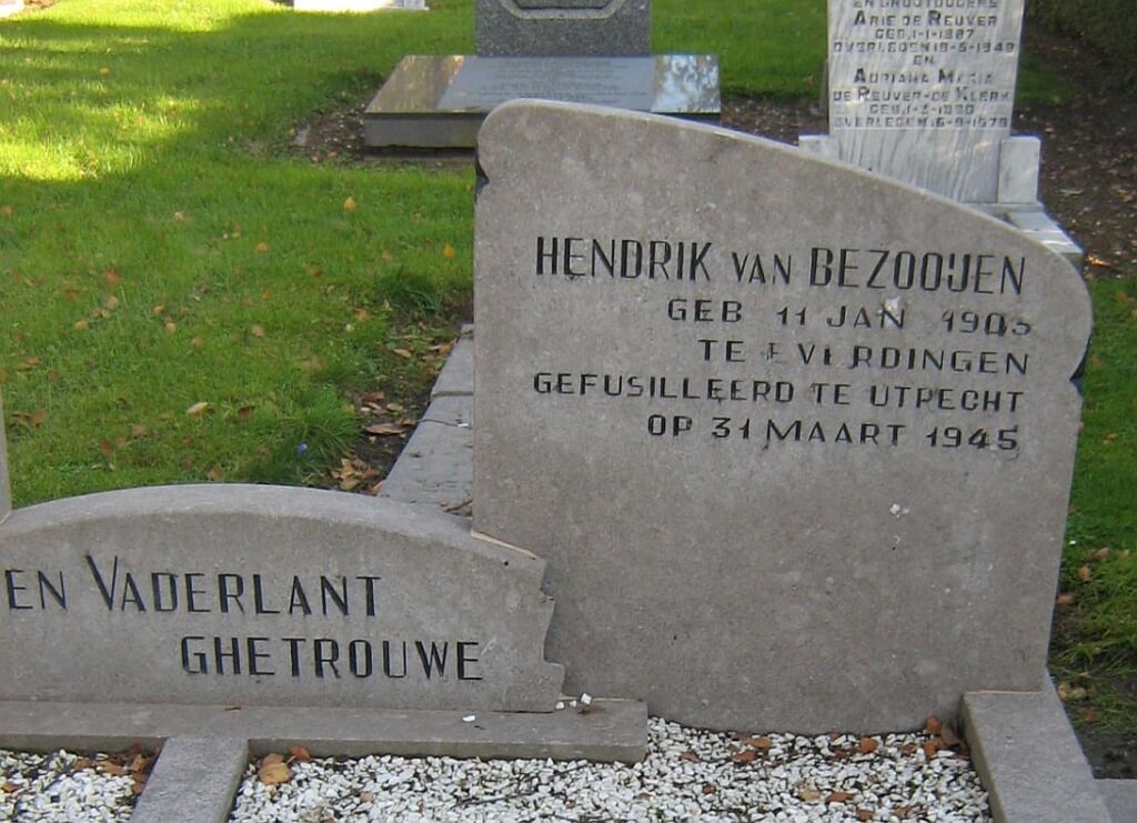 Het graf van Hendrik van Bezooijen in Hoogblokland