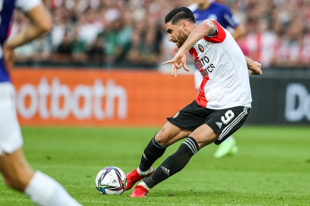 Alireza Jahanbakhsh van Feyenoord scoort de 2-0 tegen Luzern.