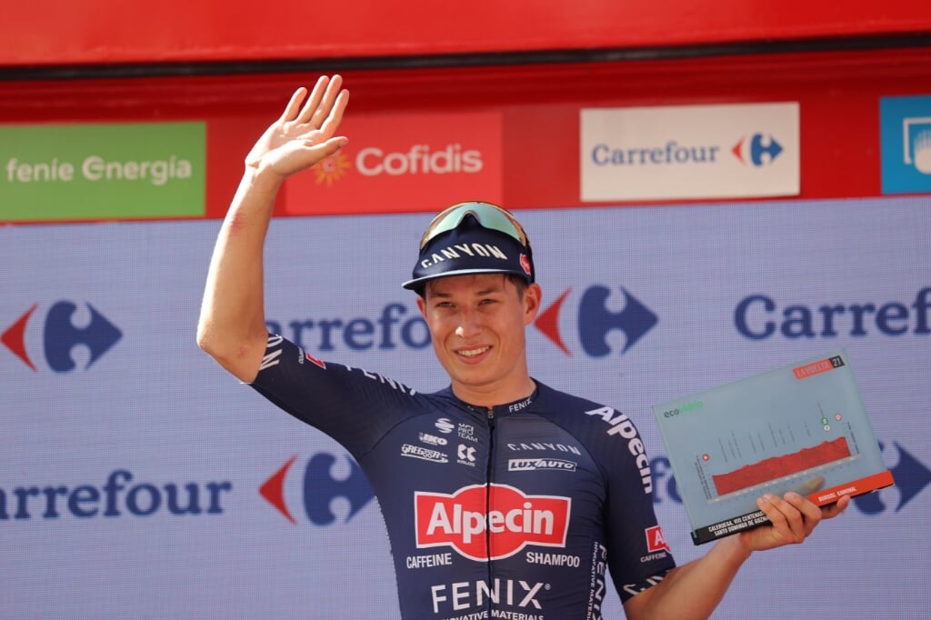 Jasper Philipsen won gisteren de tweede etappe in de Ronde van Spanje.