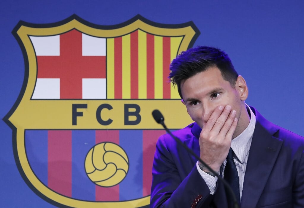 Lionel Messi raakte geëmotioneerd tijdens de persconferentie over zijn afscheid bij Barcelona.