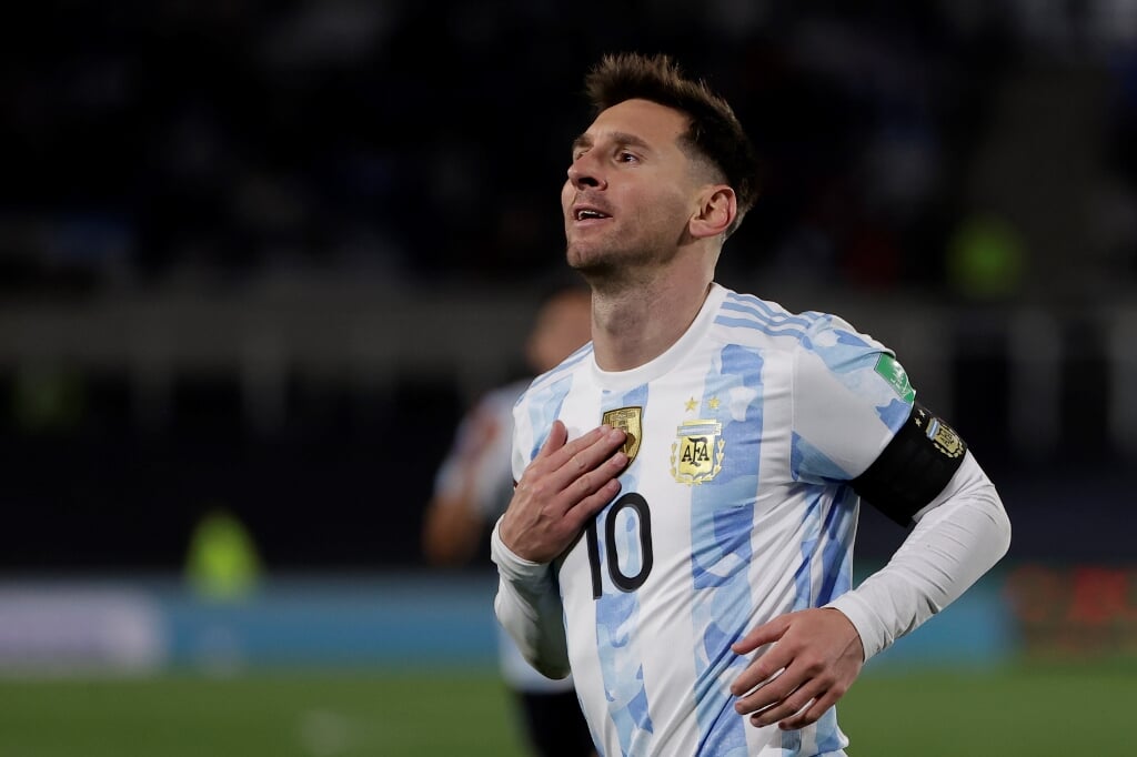 2021-09-09 21:49:03 epa09458698 Argentina's Lionel Messi celebrates after scoring during the South American qualifiers for the Qatar 2022 World Cup between Argentina and Bolivia, at the Monumental Stadium in Buenos Aires, Argentina, 09 September 2021.  EPA/Juan Ignacio Roncoroni / POOL
