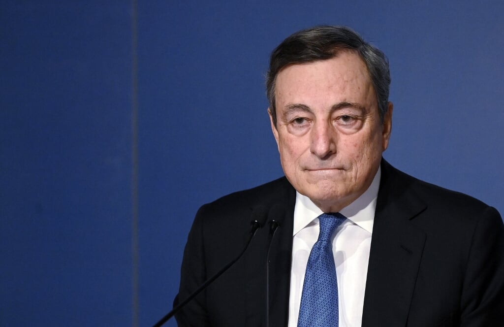 De Italiaanse regering van premier Mario Draghi stelt een vaccinatieplicht van 50-plussers in..