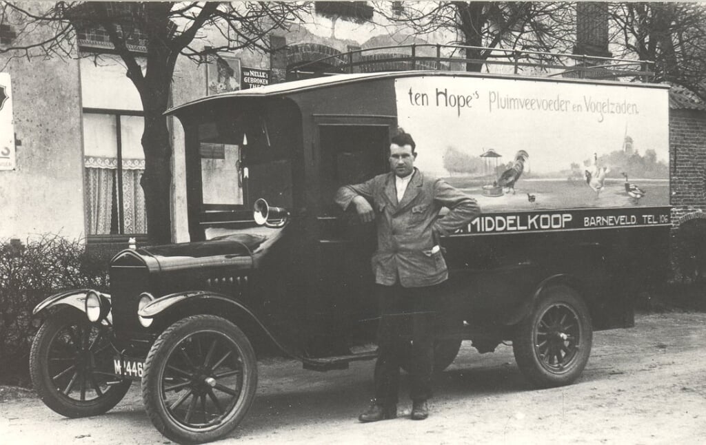 Kruidenierszaak Middelkoop was ook agent voor Ten Hope’s pluimveevoeder en vogelzaden.