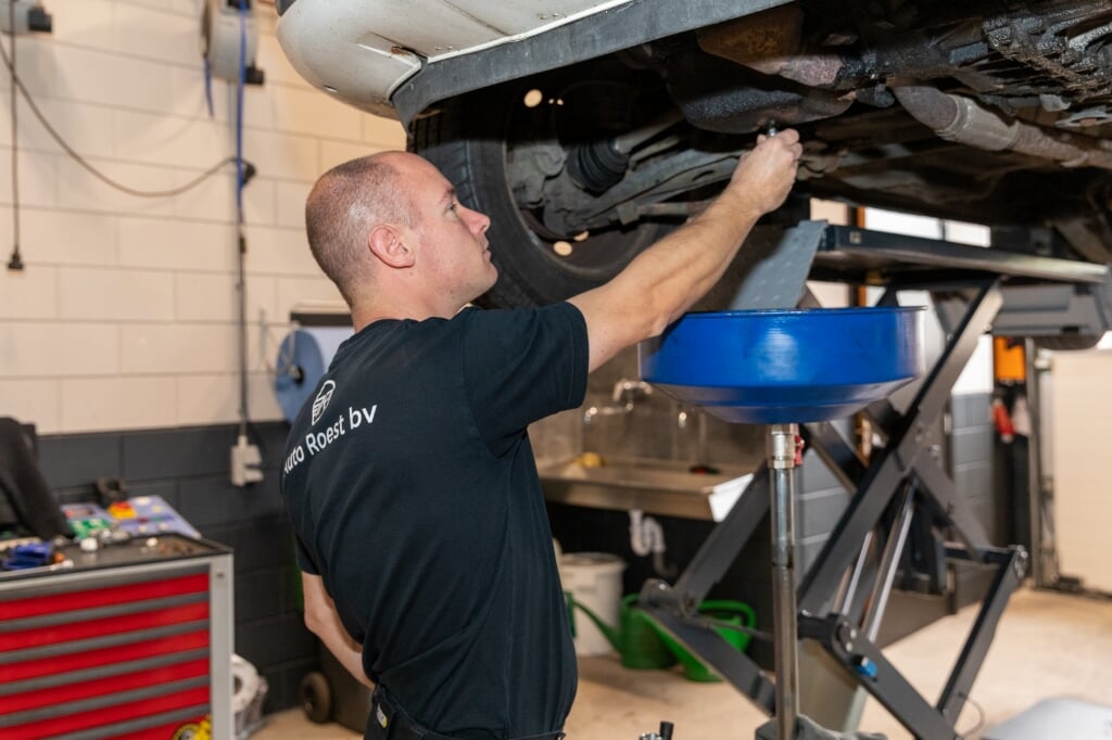 Ook zakelijke en leaserijders komen voor onderhoud en reparaties bij Auto Roest.